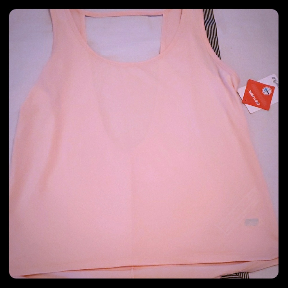 NWT Dry wik workout tank by Marika size Large